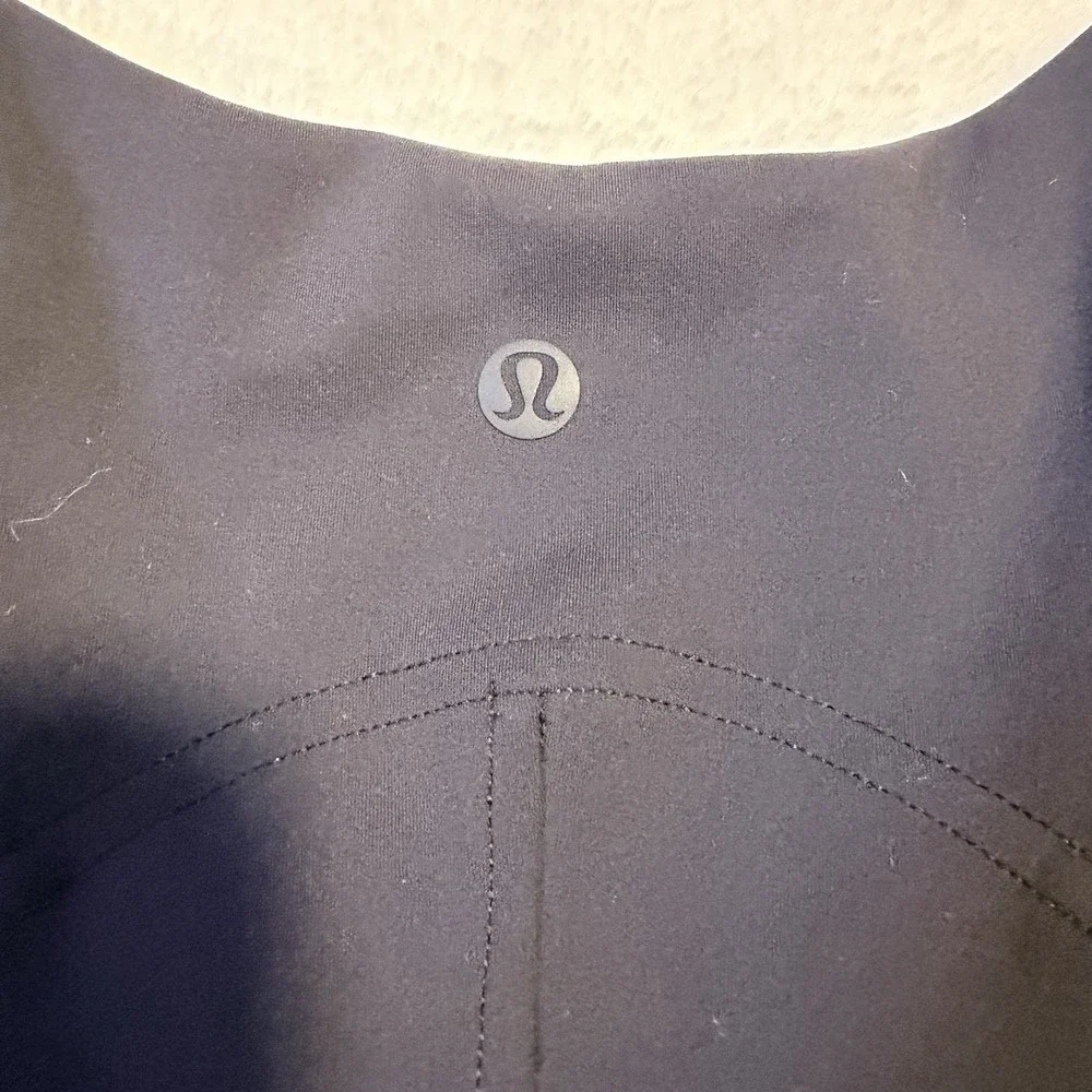 lululemon cropped black tank top Bra women's size 8 Square Neck Lulu